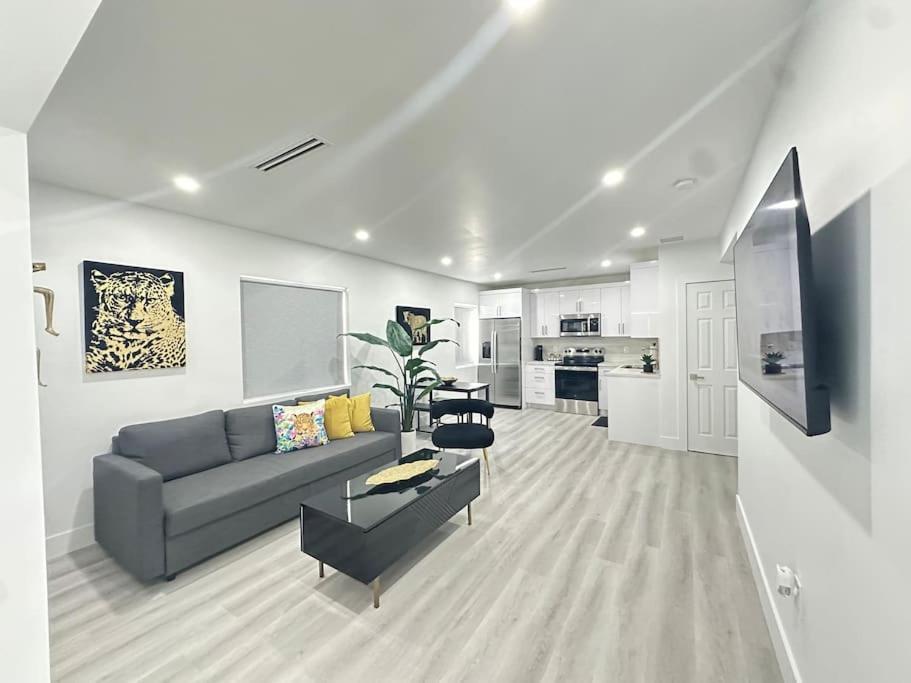 Modern House In The Heart Of Miami 아파트 외부 사진